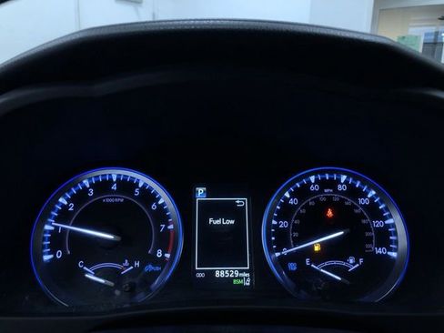 Used 2019 Toyota Highlander XLE image 30