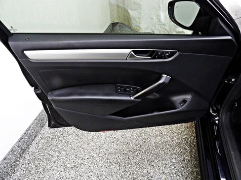 Used 2019 Volkswagen Passat 2.0T Wolfsburg image 7