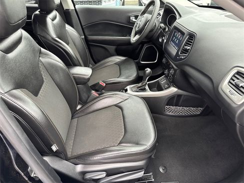 Used 2021 Jeep Compass Latitude image 15