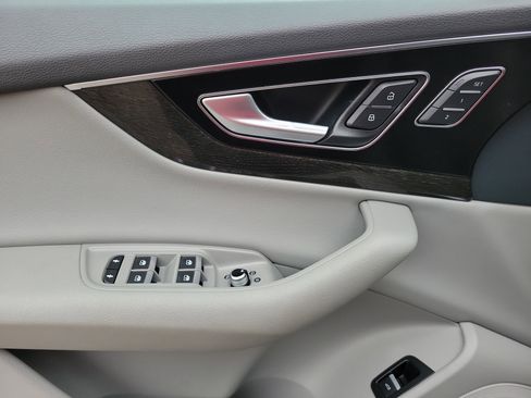 Used 2019 Audi Q7 3.0T Premium Plus image 17
