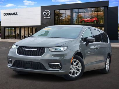Used 2023 Chrysler Pacifica Touring-L