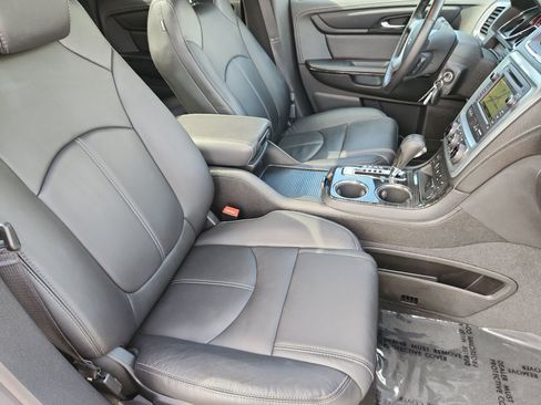 Used 2017 GMC Acadia Limited SLT AWD/4WD image 16