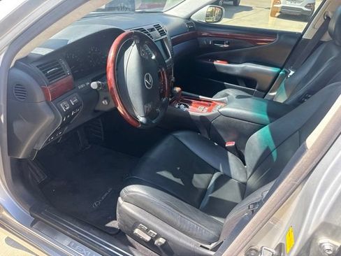 Used 2007 Lexus LS 460 L RWD image 8