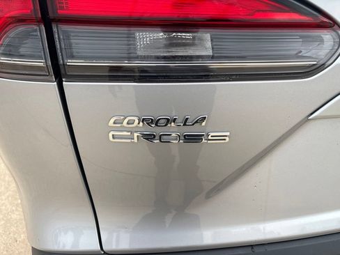 Used 2024 Toyota Corolla Cross XLE w/ Convenience Package AWD/4WD image 22