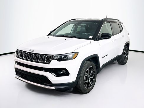 Used 2025 Jeep Compass Limited AWD/4WD image 3