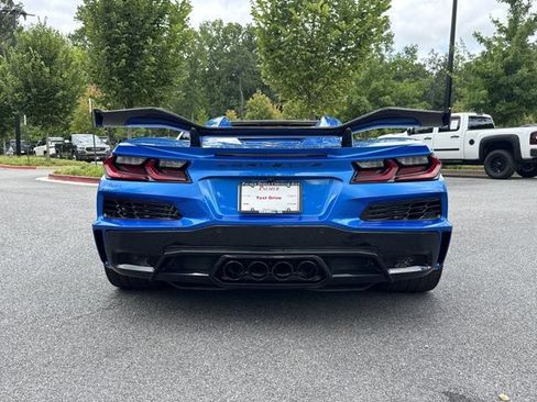 Used 2024 Chevrolet Corvette Z06 w/ Z07 Performance Package RWD image 7