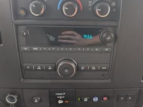 Used 2025 Chevrolet Express 3500 LT w/ LT Preferred Equipment Group RWD image 17
