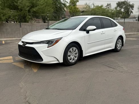 Used 2021 Toyota Corolla L w/ Carpet Mat Package (TMS) FWD image 2