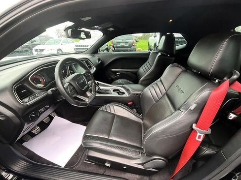 Used 2016 Dodge Challenger SRT Hellcat image 17