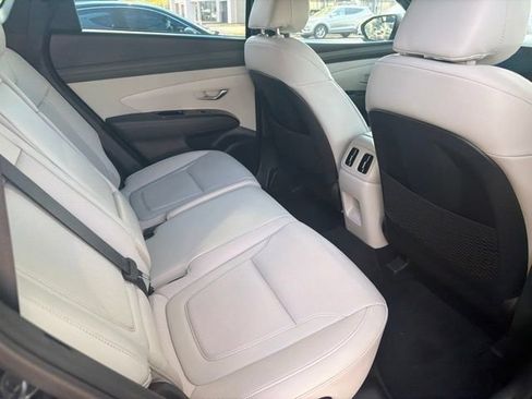 Used 2025 Hyundai Tucson Limited FWD image 9