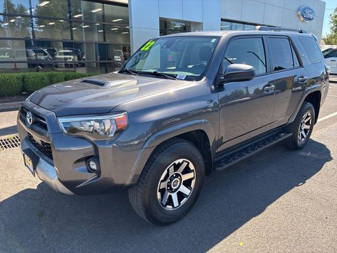 Used 2022 Toyota 4Runner TRD Off-Road image 3