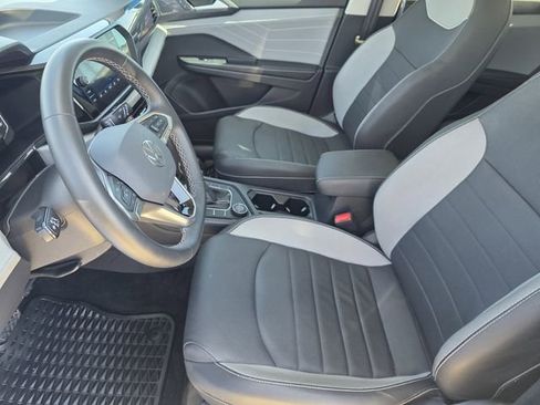 Used 2024 Volkswagen Taos SEL image 11