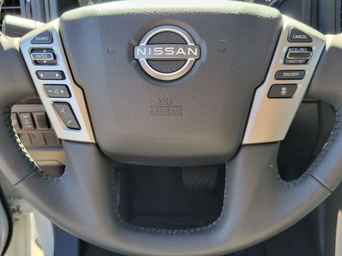 Used 2024 Nissan Titan SV w/ SV Convenience Package image 16