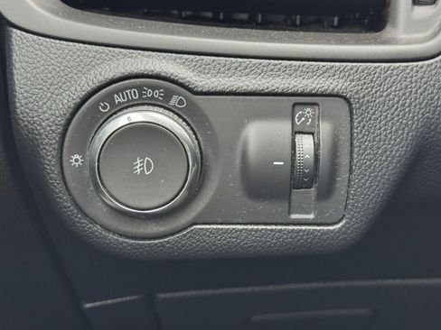 Used 2019 Buick Envision Essence image 25