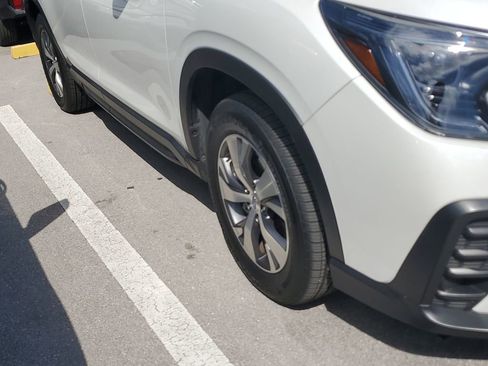 Used 2023 Subaru Ascent Premium w/ Convenience Package image 4