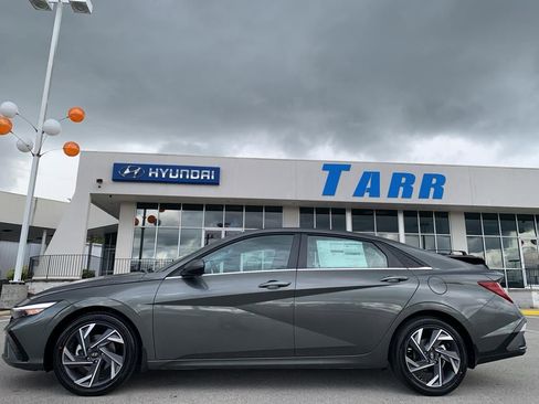 New 2025 Hyundai Elantra Limited image 37