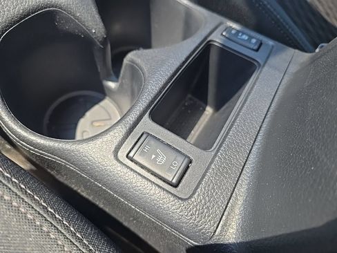 Used 2020 Nissan Rogue SV AWD/4WD image 11