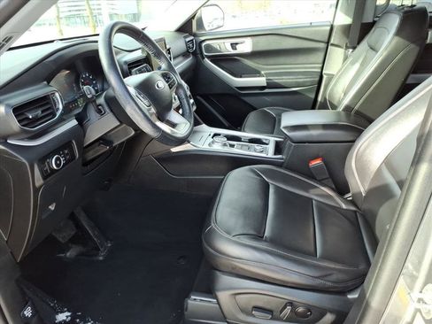 Used 2023 Ford Explorer XLT w/ Equipment Group 202A image 10
