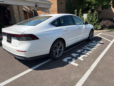 Certified 2023 Honda Accord EX image 6