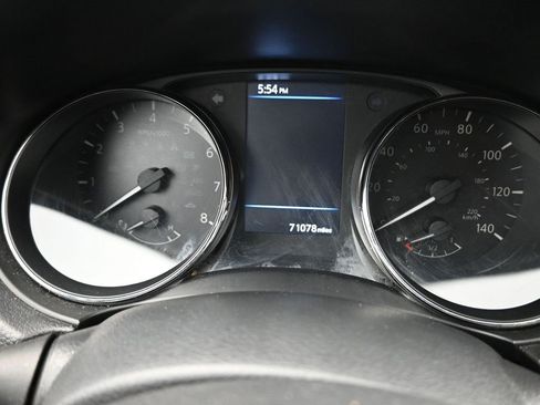 Used 2020 Nissan Rogue Sport S image 12