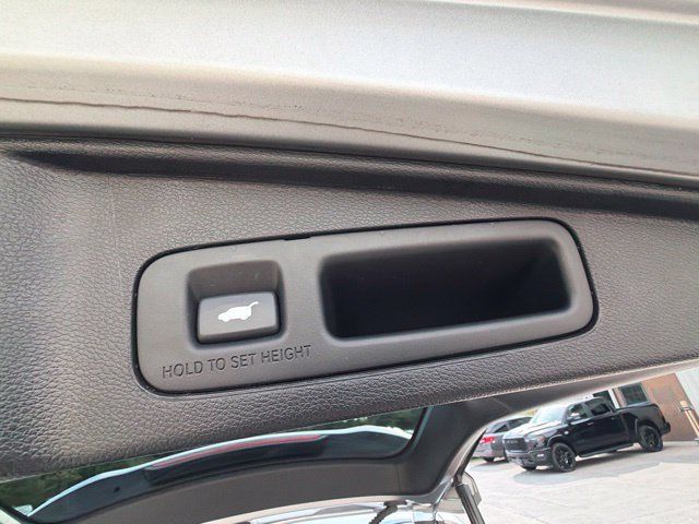 Used 2022 Honda CR-V Touring image 12