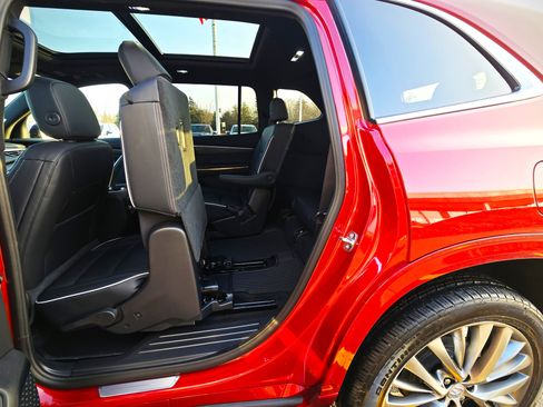 New 2026 Buick Enclave Avenir w/ Super Cruise Package image 14