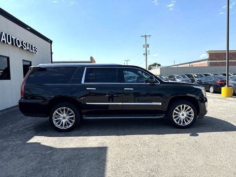 Used 2016 Cadillac Escalade ESV Luxury image 5