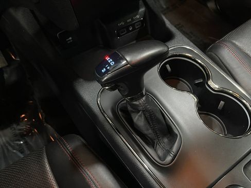 Used 2018 Dodge Durango R/T w/ Technology Group image 30