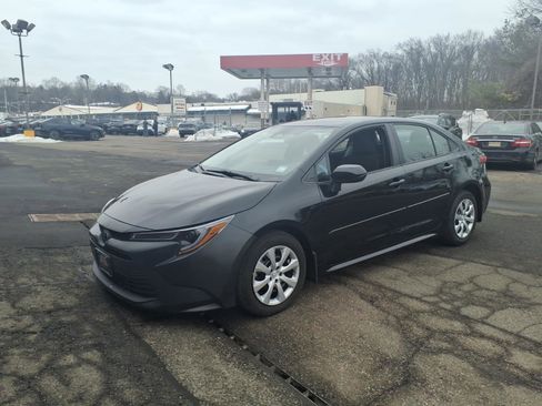 Certified 2023 Toyota Corolla LE w/ Carpet Mat Package (TMS) image 3