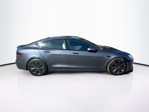 Used 2022 Tesla Model S Plaid image 8