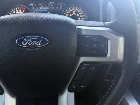 Used 2020 Ford F150 Lariat w/ Equipment Group 502A Luxury AWD/4WD image 30