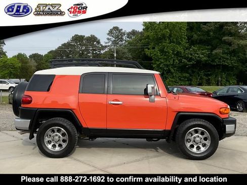 Used 2013 Toyota FJ Cruiser 2WD w/ Convenience Pkg image 8