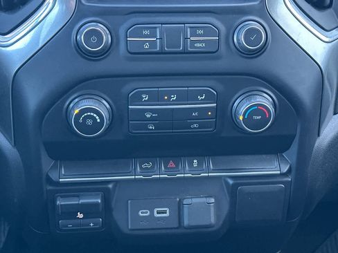 Used 2021 Chevrolet Silverado 2500 LT image 21