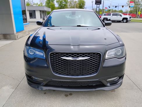 Used 2018 Chrysler 300 S w/ S Model Appearance Package AWD/4WD image 29