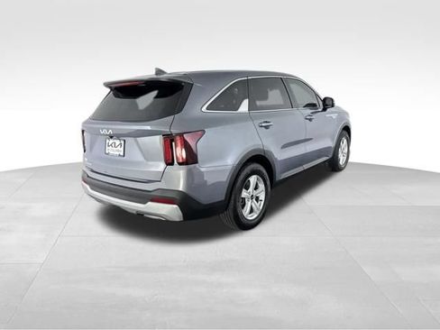 Certified 2024 Kia Sorento LX FWD image 7