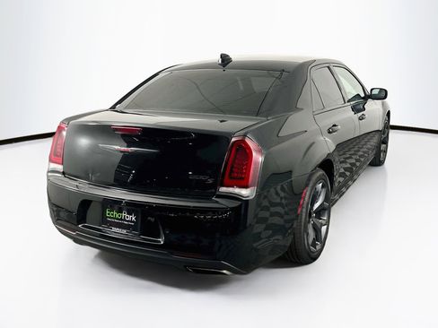 Used 2021 Chrysler 300 S RWD image 9