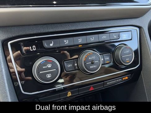 Used 2020 Volkswagen Atlas Cross Sport SEL R-Line AWD/4WD image 28