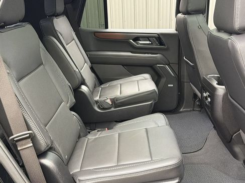 Used 2026 GMC Yukon Denali w/ Sun & Power Step Package AWD/4WD image 38