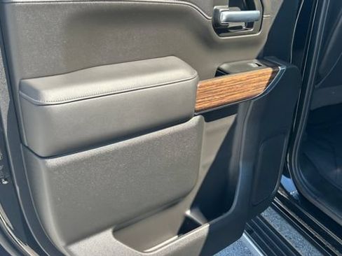 Certified 2022 Chevrolet Silverado 1500 High Country w/ Technology Package AWD/4WD image 31