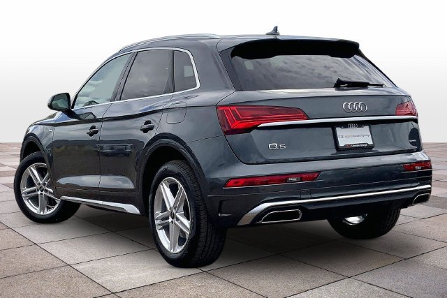 Used 2023 Audi Q5 e Premium w/ Convenience Package AWD/4WD image 11
