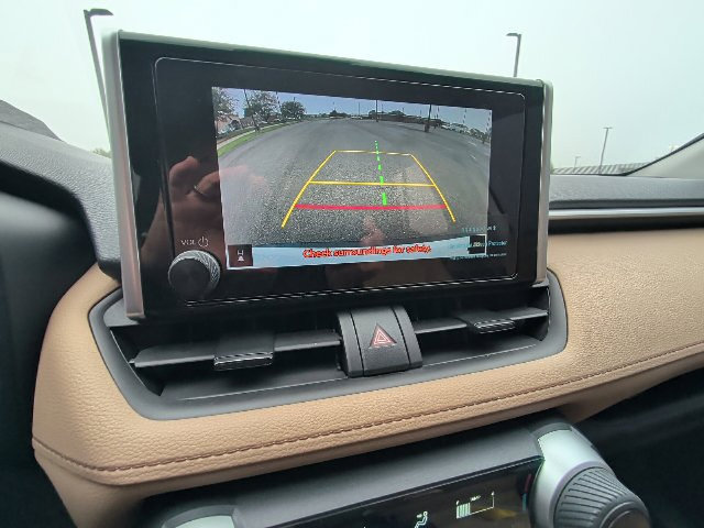 Used 2024 Toyota RAV4 LE FWD image 17