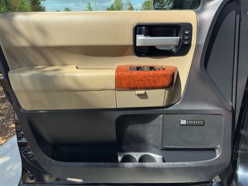 Used 2018 Toyota Sequoia Platinum image 17