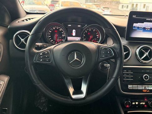 Used 2019 Mercedes-Benz GLA 250 image 41