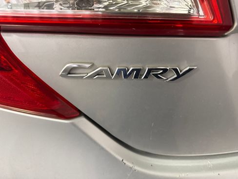 Used 2014 Toyota Camry SE FWD image 13