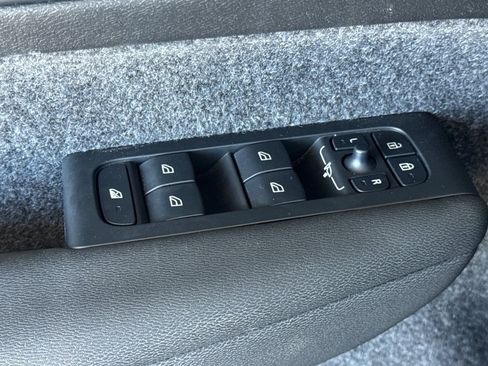 Certified 2025 Volvo XC40 B5 Plus image 16