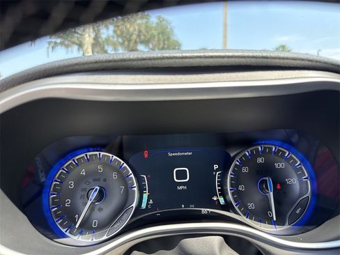 New 2026 Chrysler Pacifica Select image 17