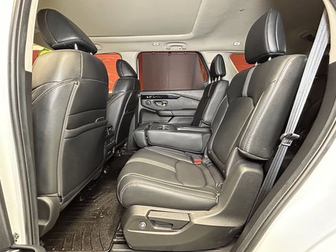 Used 2025 Honda Pilot Touring image 33