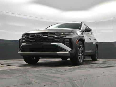 New 2026 Hyundai Tucson Limited image 32