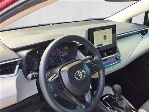 Used 2025 Toyota Corolla LE FWD image 10