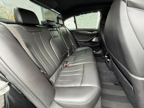 Used 2018 BMW M5 image 42